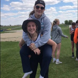 Meet your Posher, Leah